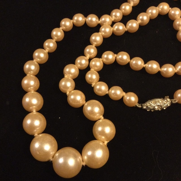 Vintage Faux pearl necklace - Picture 2 of 2